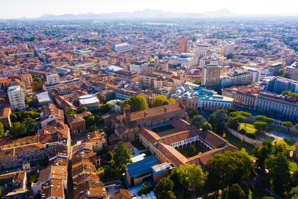 Panoramic,Aerial,View,Of,Padua,Cityscape,With,Buildings,And,Streets,